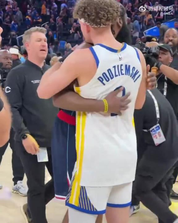 能打破附加賽不勝魔咒嗎？庫(kù)里賽后和哈登&小卡紛紛擁抱