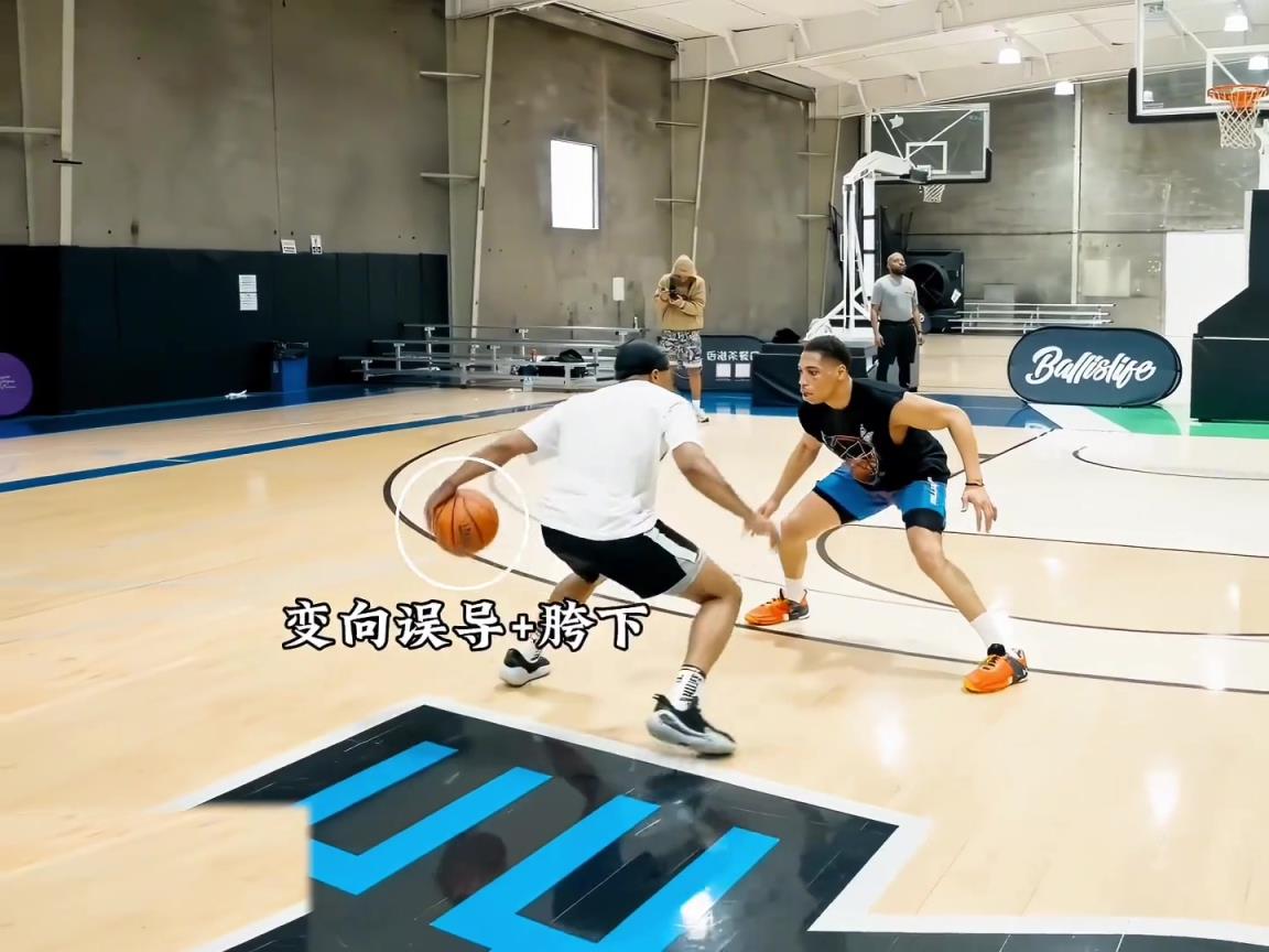 “實(shí)戰(zhàn)中的節(jié)奏過人動(dòng)作鑒賞，連續(xù)胯下變向舞蹈銜接頓拜突破”